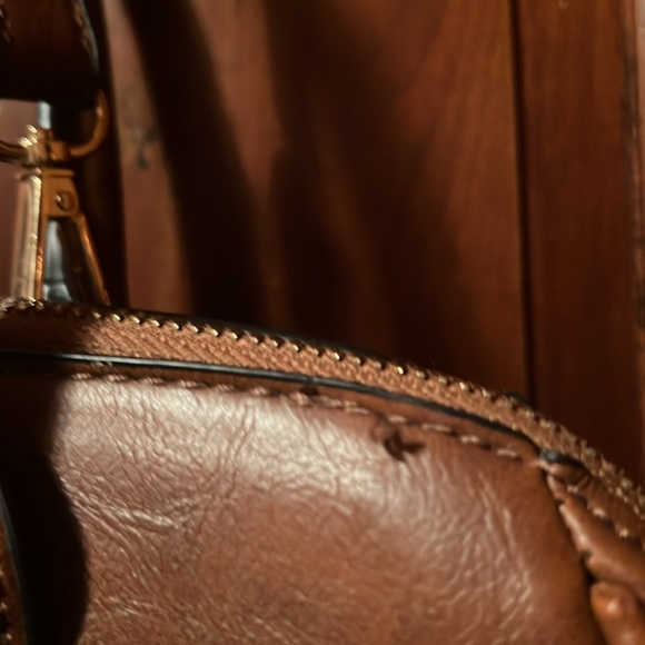 Cognac color leather bag with adjustable straps and handles - Picture 4 of 7